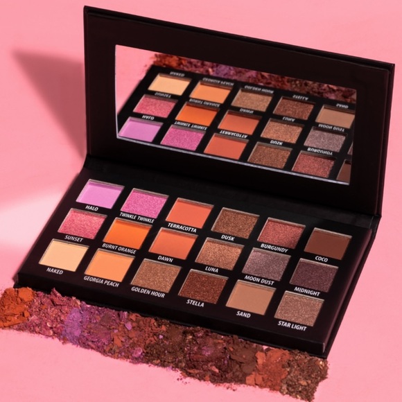 NEW KAB cosmetics Day + Night eyeshadow palette - Picture 1 of 3